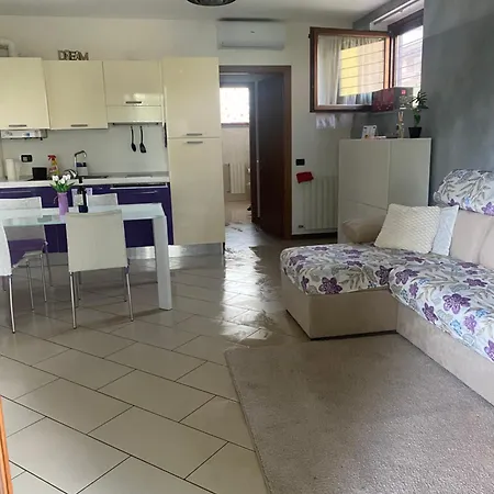 Lilac Cozy Retreat Apartment *